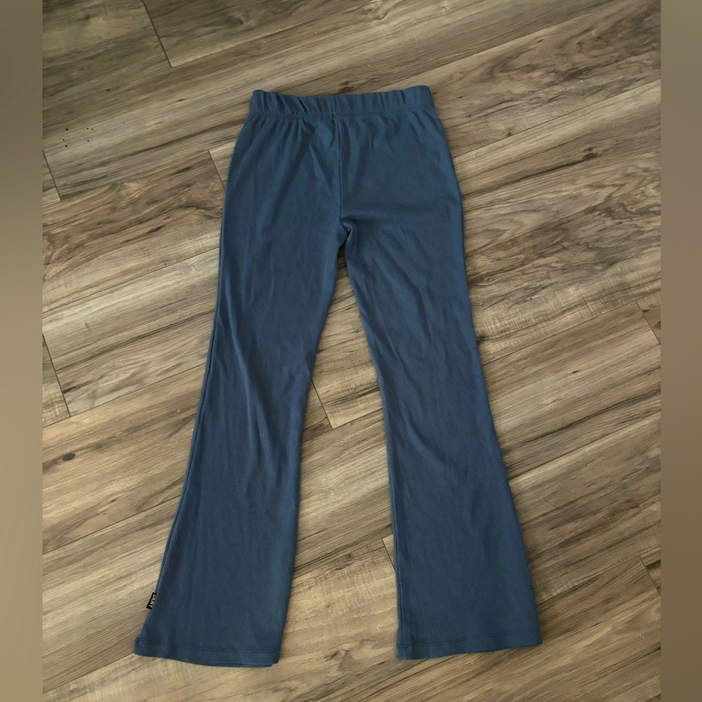 DKNY Girls size 12 Flared Leggings